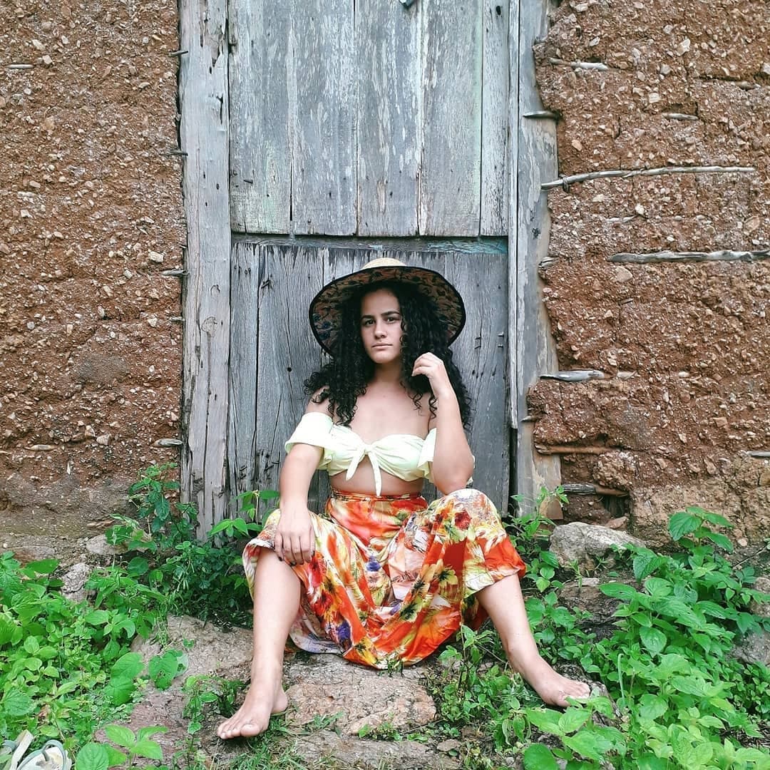 Click to view full size Minha nova deusa dona de casa já mim fez gozar muito