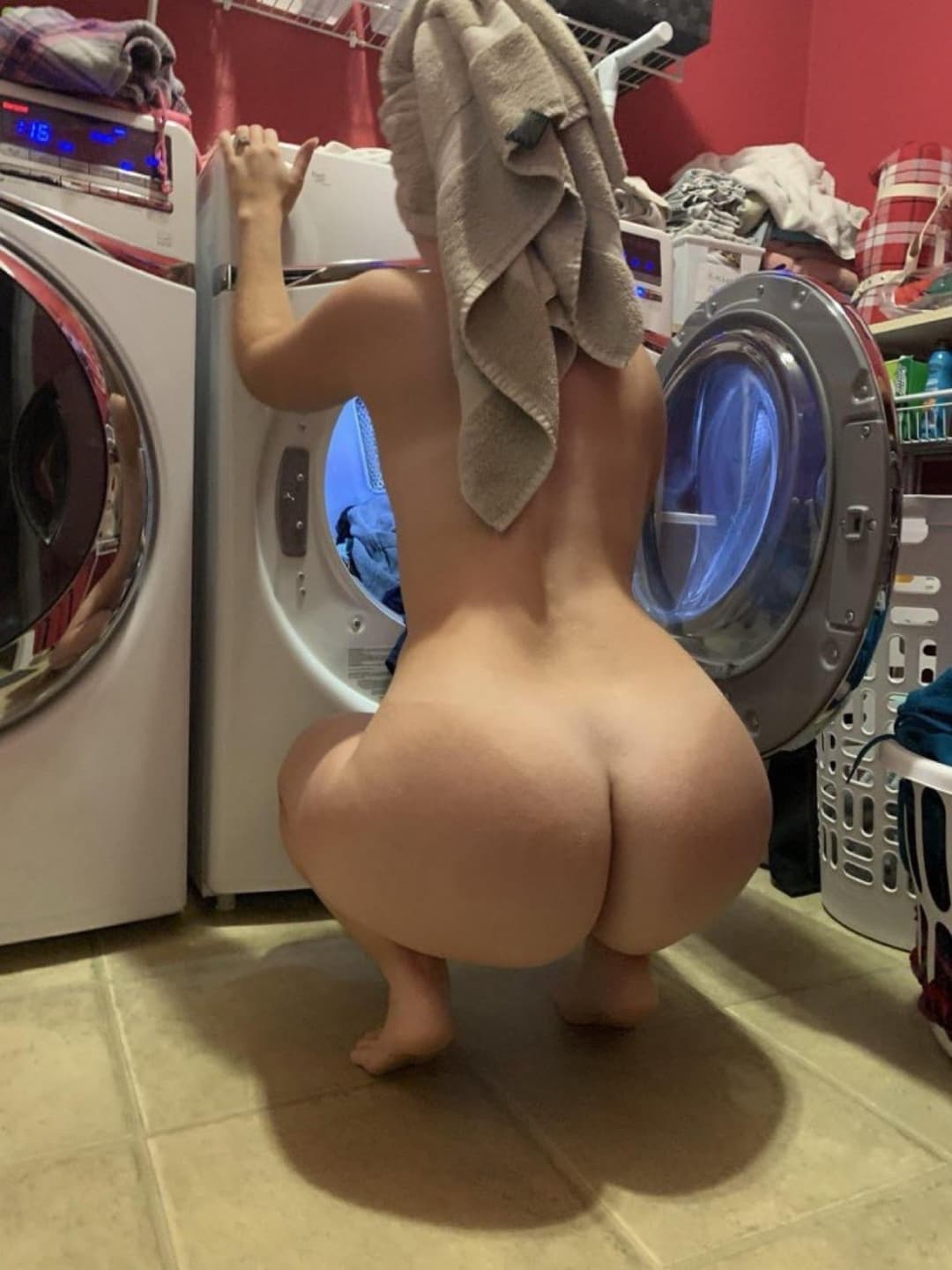 Perfect PAWG Slut Spreads Giant Ass