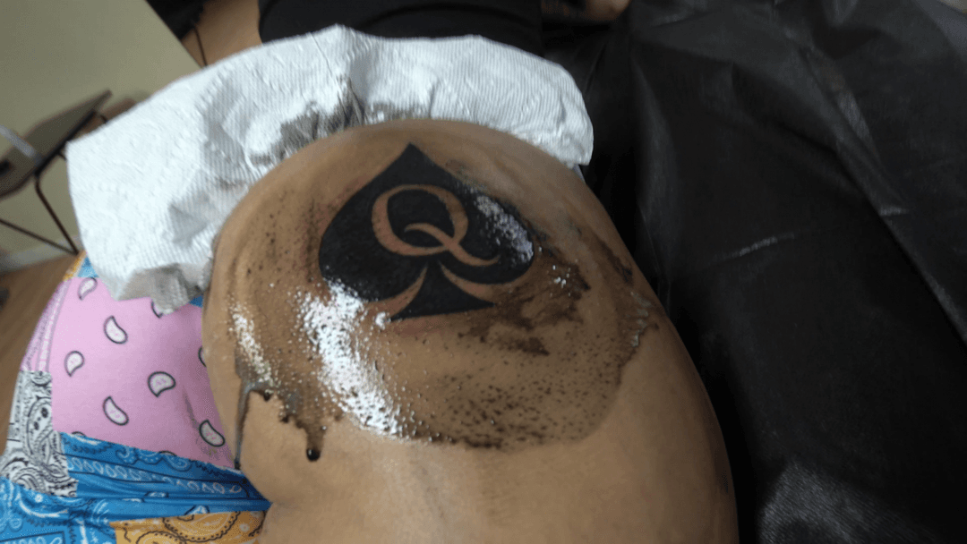 Getting QoS Tattoo- QUEEN OF SPADES TATTOO