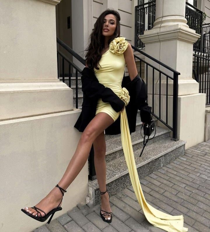 Sexy glamour feet pedicure woman