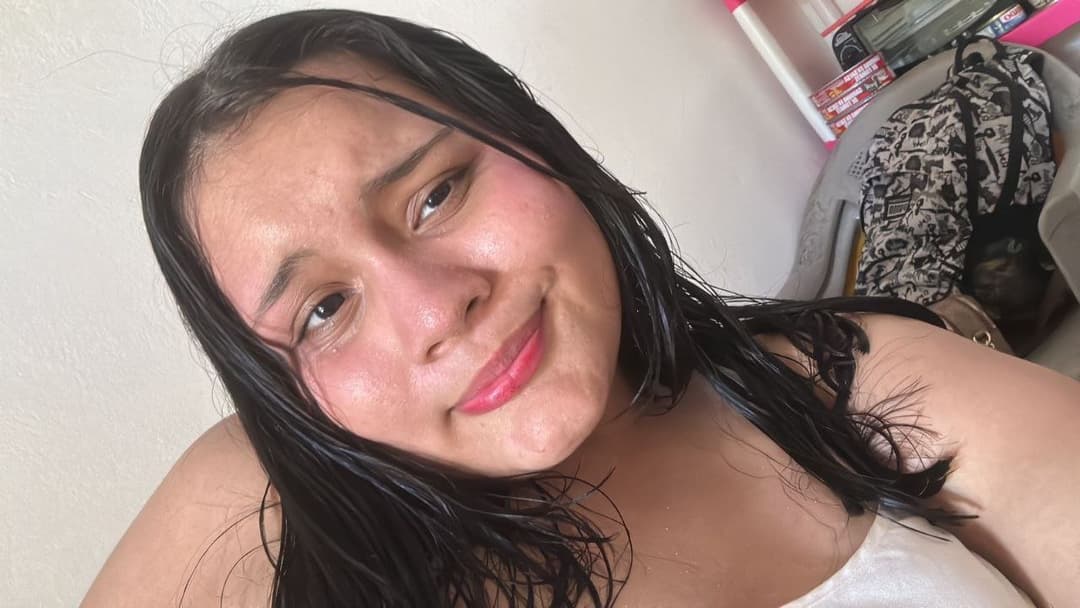 Gorda se masturba con un peine ?? Gorda putona parte 6