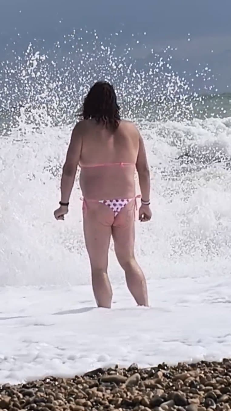 Brighton 2025 bikini pics (beach and Legends bar)