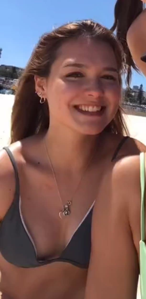 Click to view full size Wasian chemistry teacher Dm to trib her