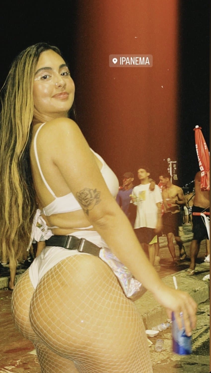 Novinha bunda grande
