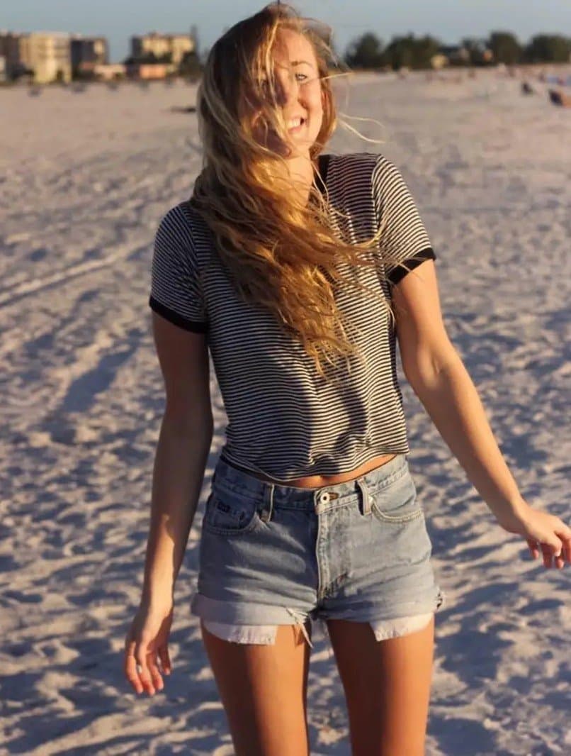 Petite dirty blonde Kelsi made famous.  Sexy little girlfriend wants to be a webslut.