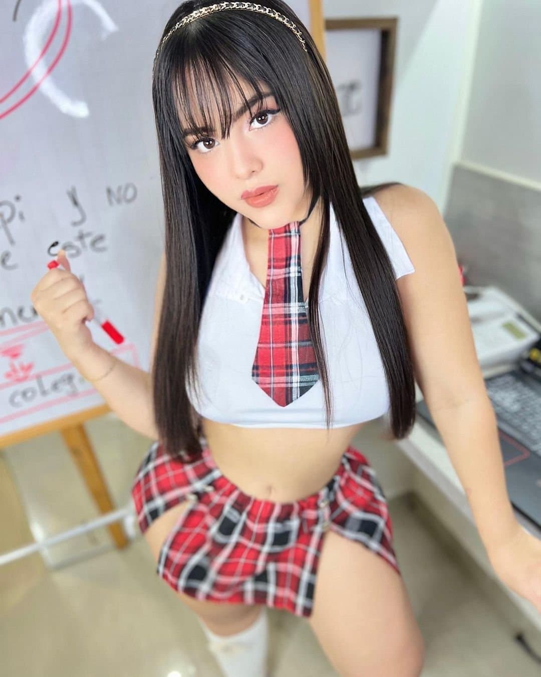 Angie Brand Novinha Deliciosa