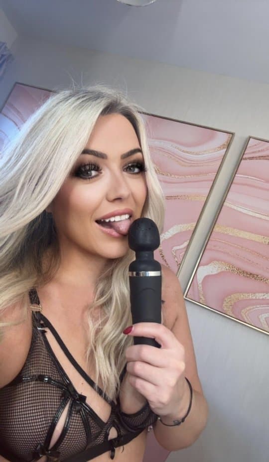 Hot milfs spicy pics leaked