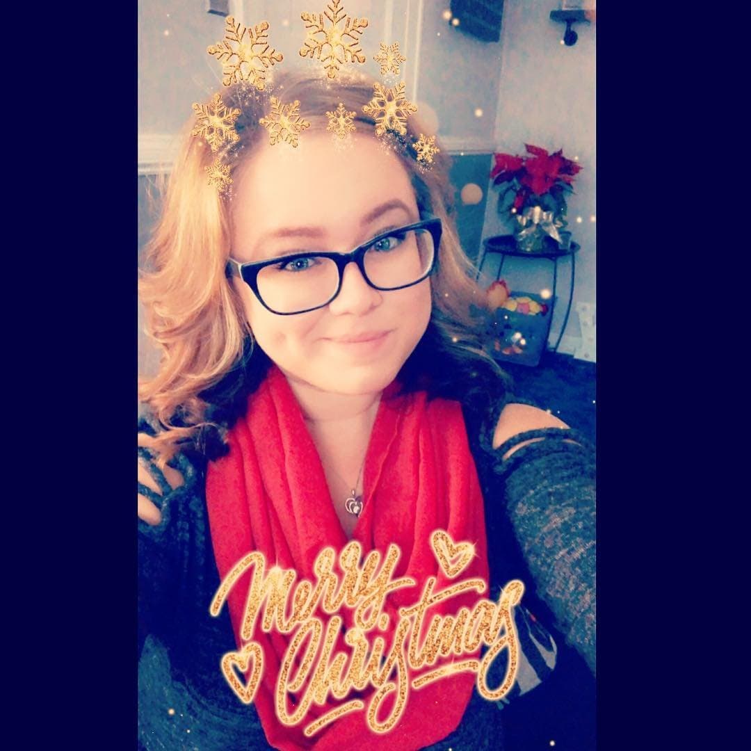 Hot blonde milf Katie totally naked!