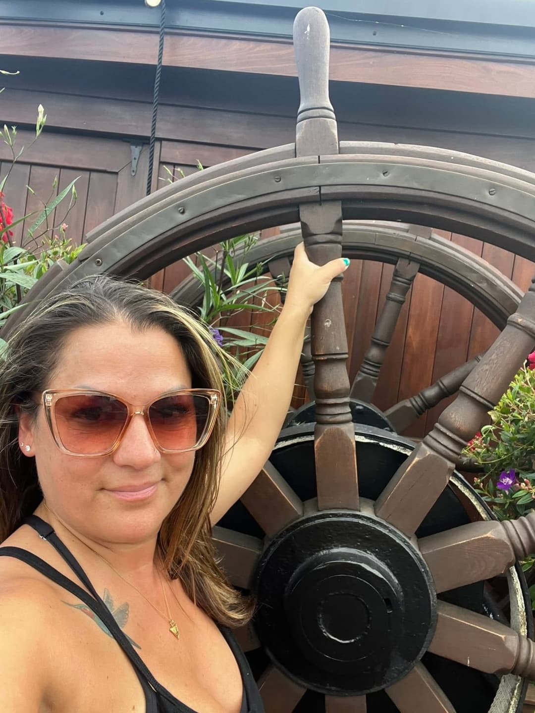 I really want to fuck titty fuck my friends mom