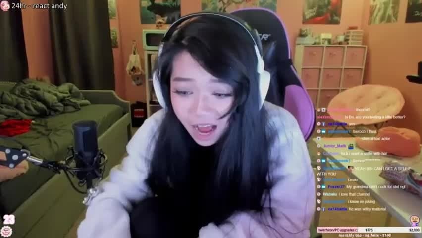 Asian Twitch girls farting live on Twitch