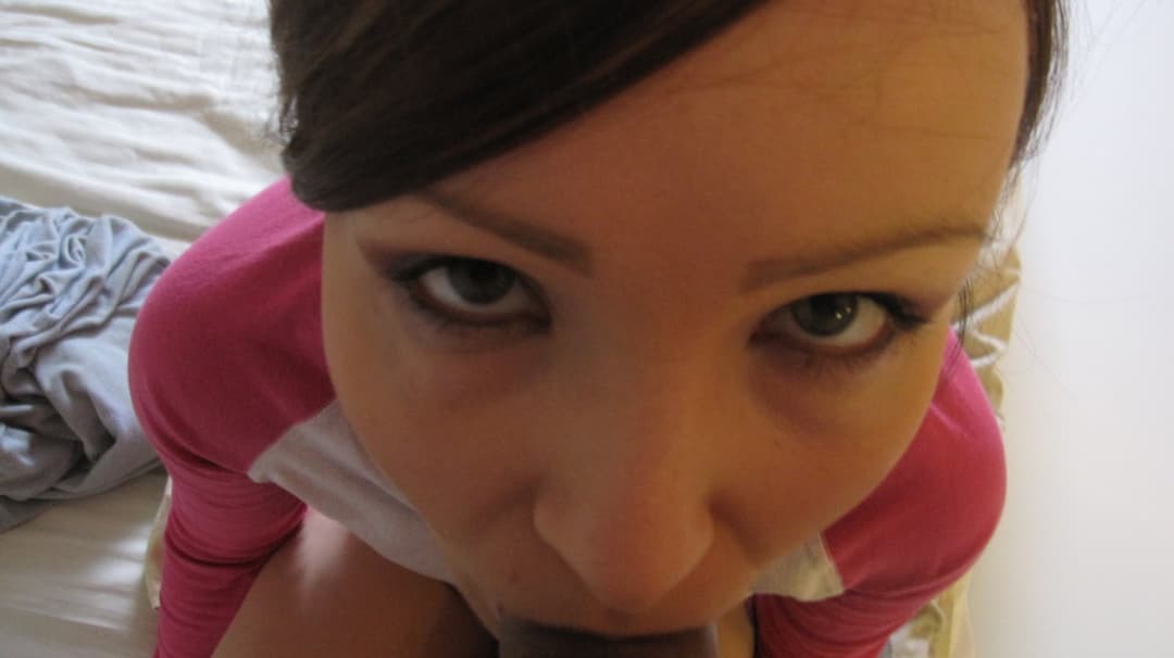 18 years old high school teen whore sucking a fat cock and shaving her tight pussy