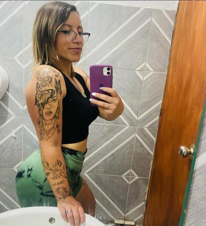 Culona hambrienta de verga ?