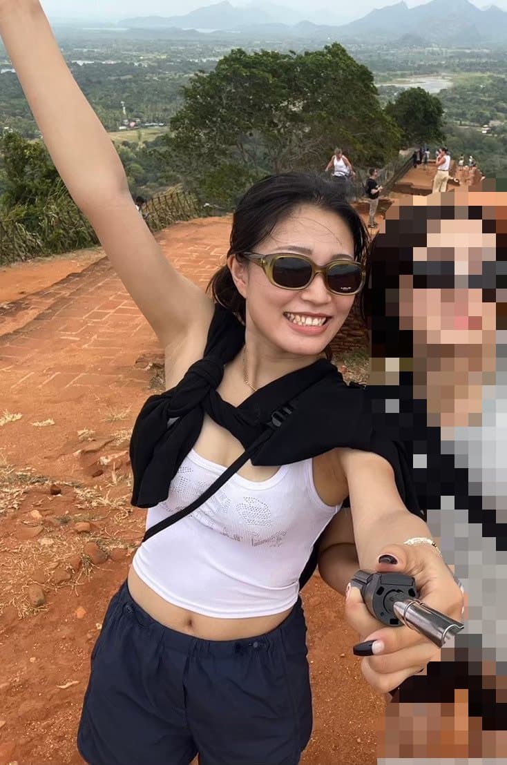 Japanese girl loves Indian men shows sexy feet and soles cheat on me in India and wears short bikini