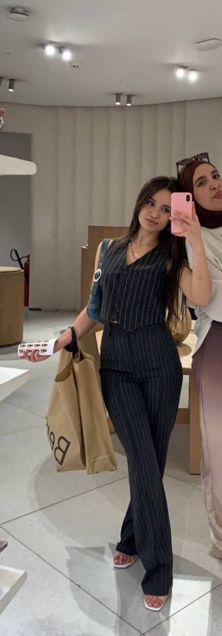 Click to view full size Algerian slut submitted