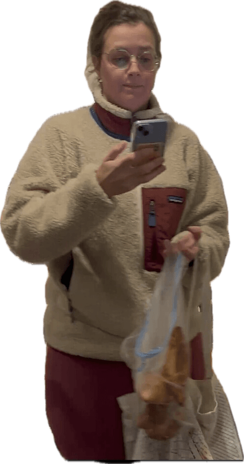 Insane booty jiggle on this blonde milf ??