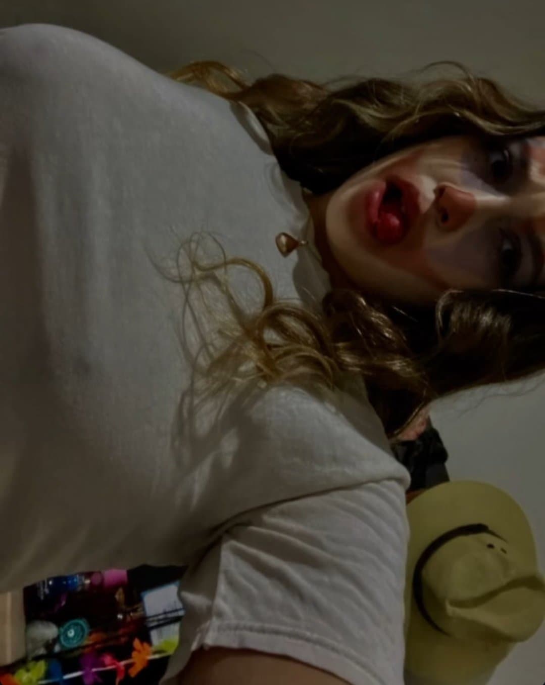 Click to view full size Iris abril cortes