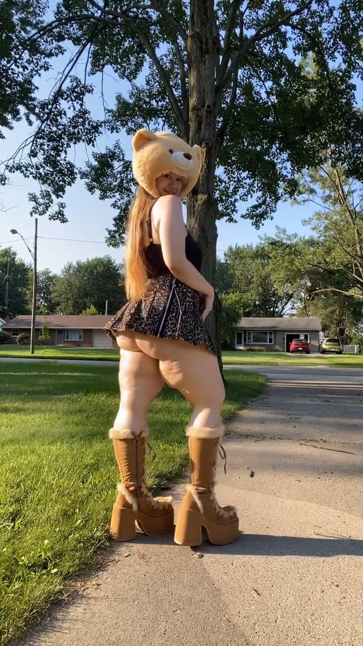 Whooty Body Goth IG Thot Phat Ass White Girl