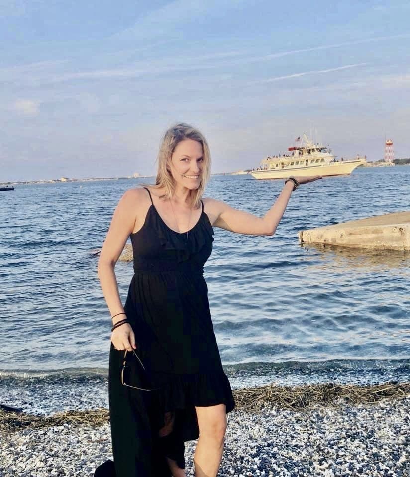 Health guru hopes her naked spring break footage isn’t found by her clients