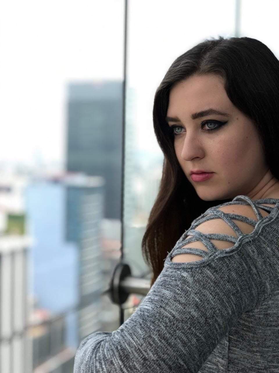 Penetrando el culo perfecto de una mexicana nalgona