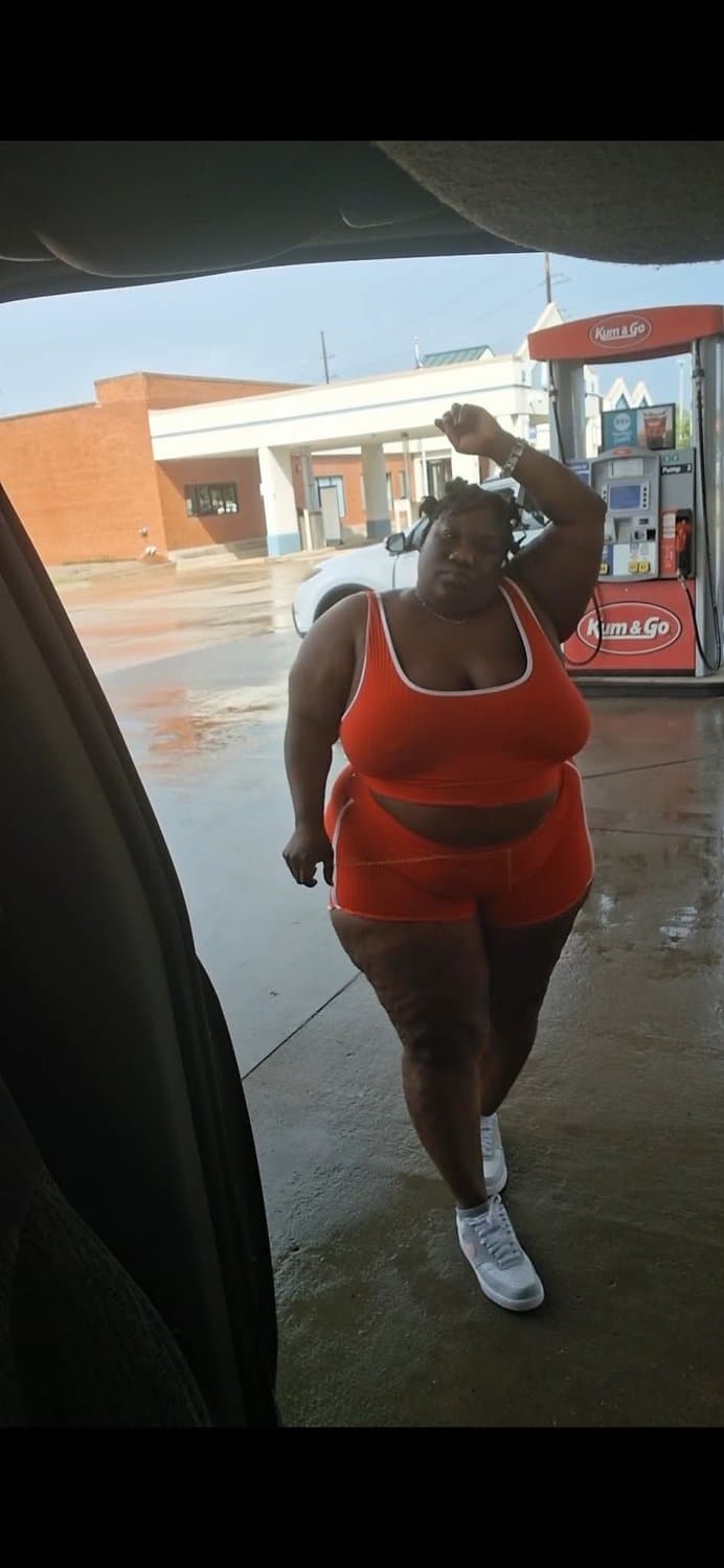 HUGE THICK MEGA EBONY BBW BUG OLE JUICY ASS BOOTY