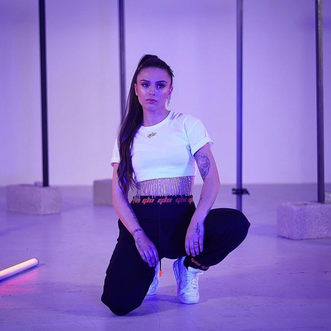 Click to view full size Cher Lloyd DeepFake Videos & Photos