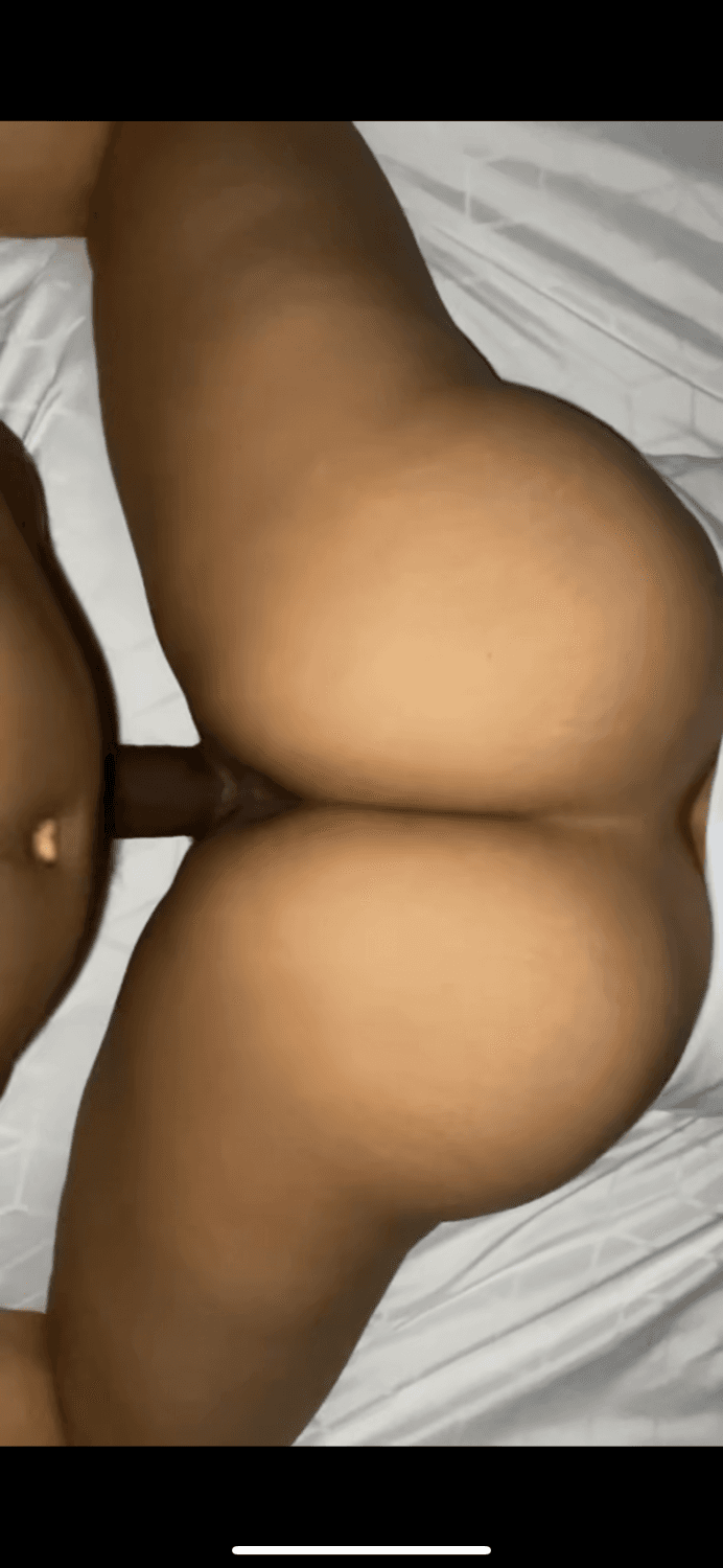 Sum1 big booty cheek lightskin baby mama cheeks clapped?‍? (716 WNY LP)
