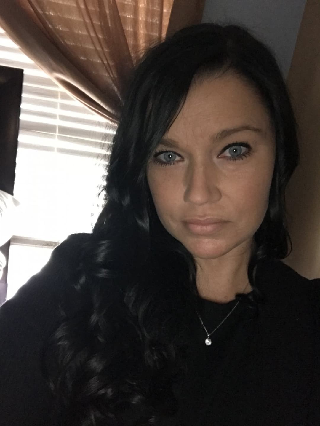 Click to view full size Michigan Slut Alana loves hung older men vacationing in Clearwater Sept looking now kik rentMYW1fe