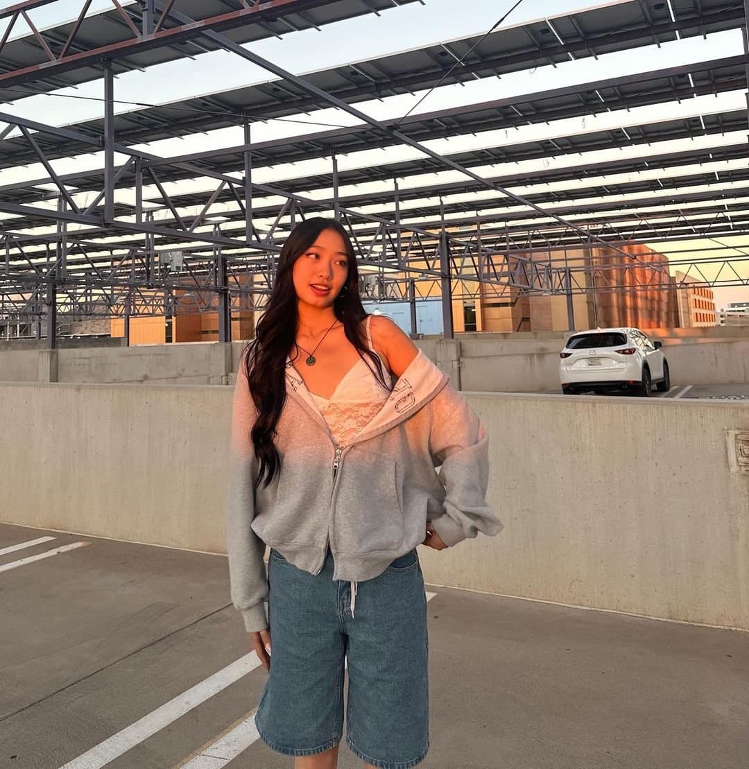 asian college girl loses her virginity right after moving in