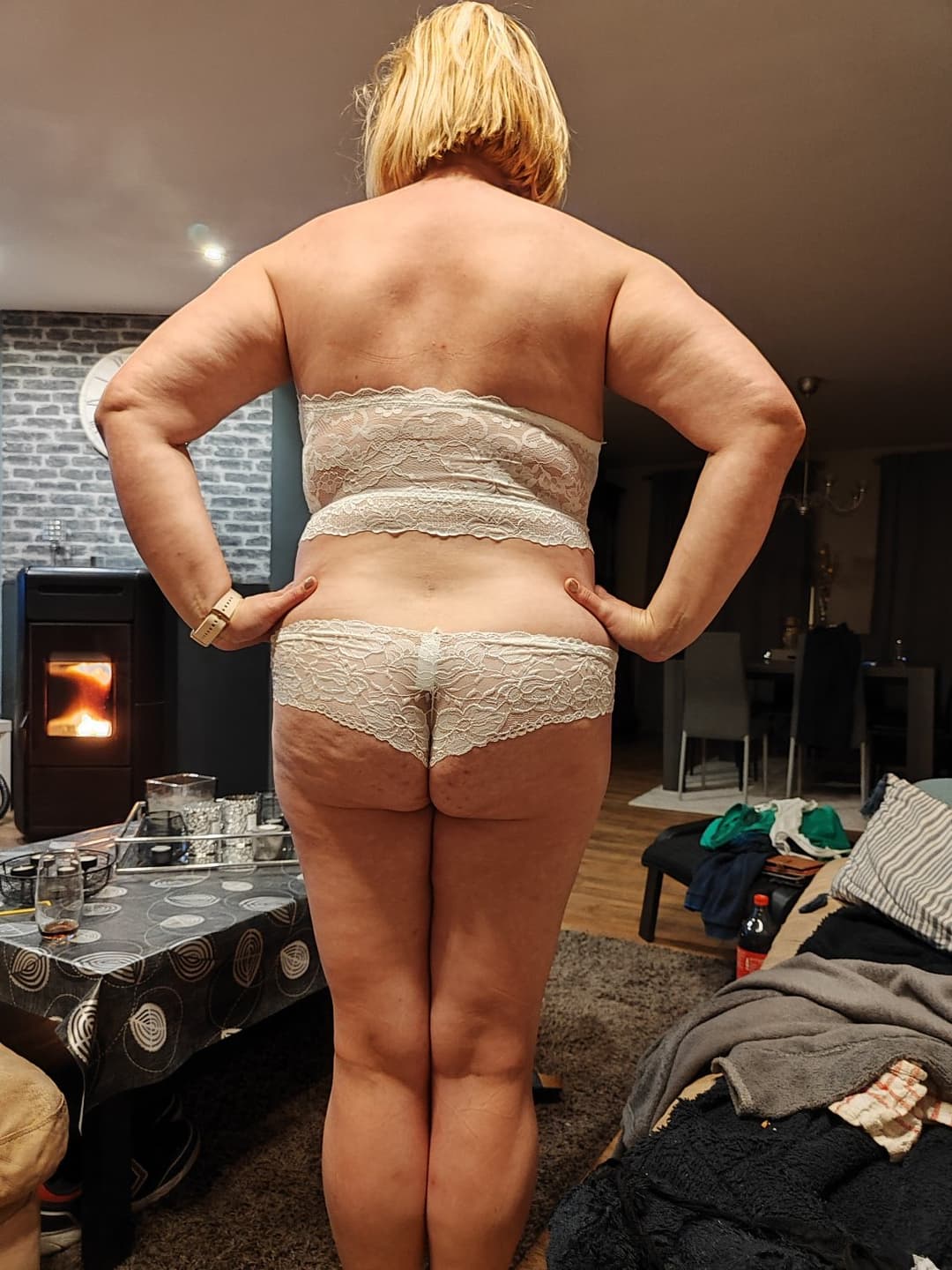 voluptuous addicted and submissive cumwhore Jessie from Belgium, Tongeren. Bare fucking in all holes