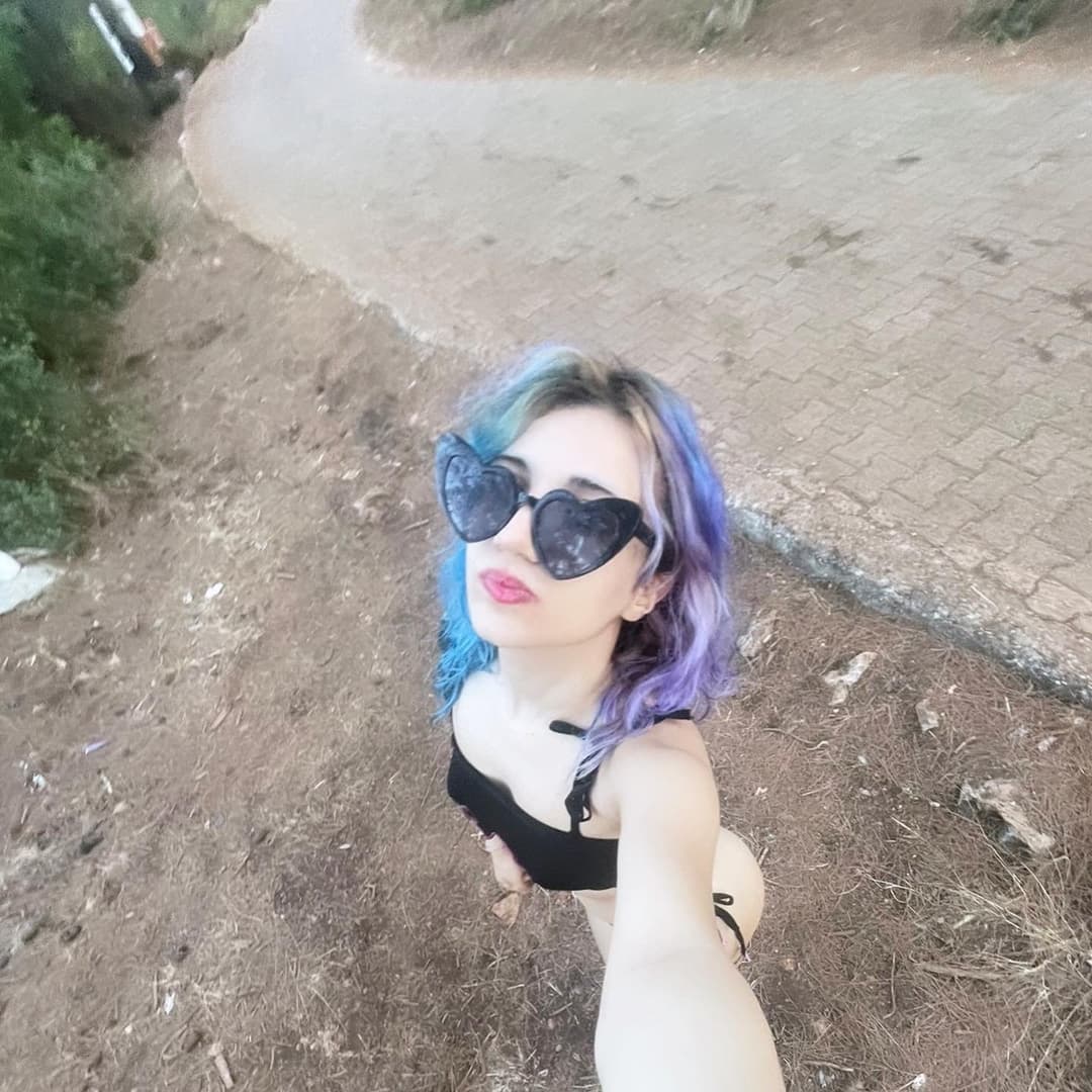 Click to view full size Turkish Super Sexy Goth Teen