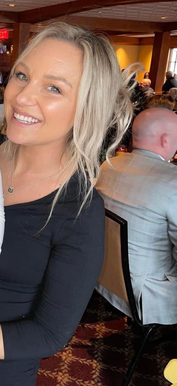 Friends who flash together…end up on the internet together. Alivia, Heather, Ashlee & Lauren