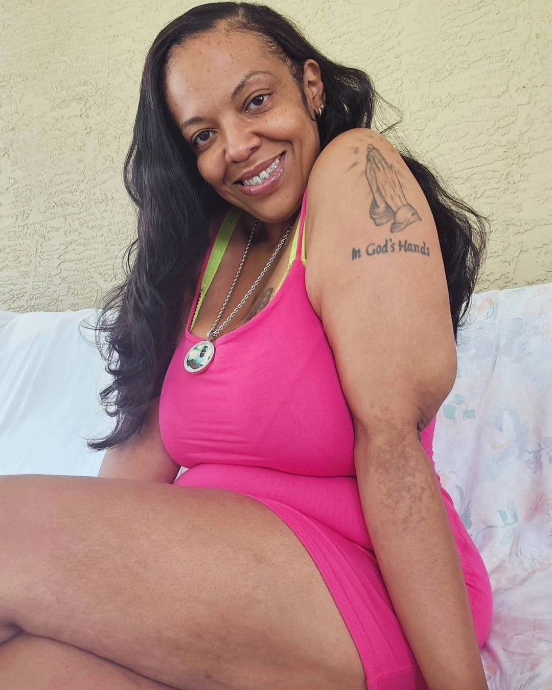 Click to view full size Redbone ebony auntie that got the if We go to the hotel we FUCKIN video & I would not pull out 134