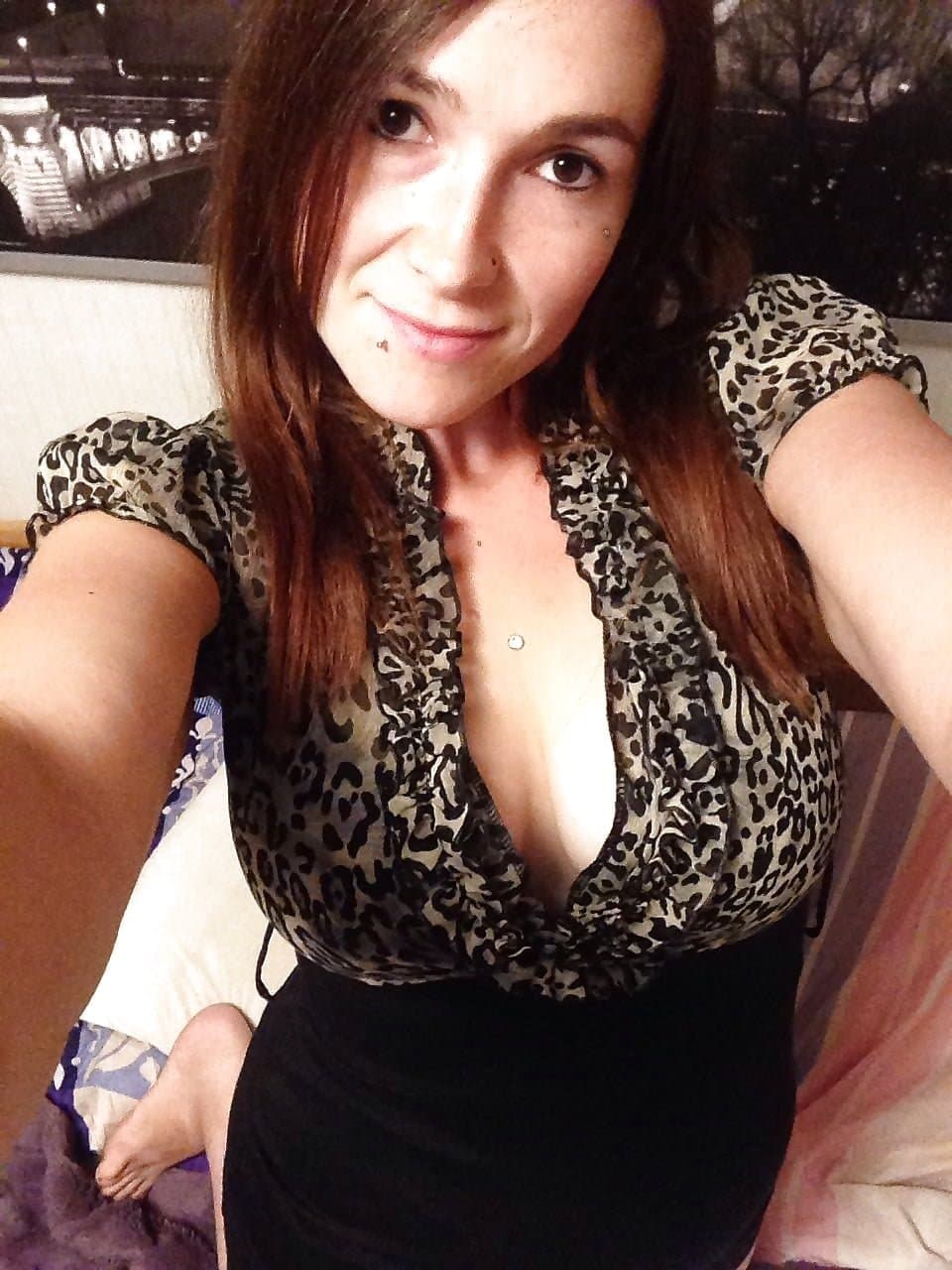 Make her famous german webslut Deutsche webhure julchen wird zur Schau gestellt