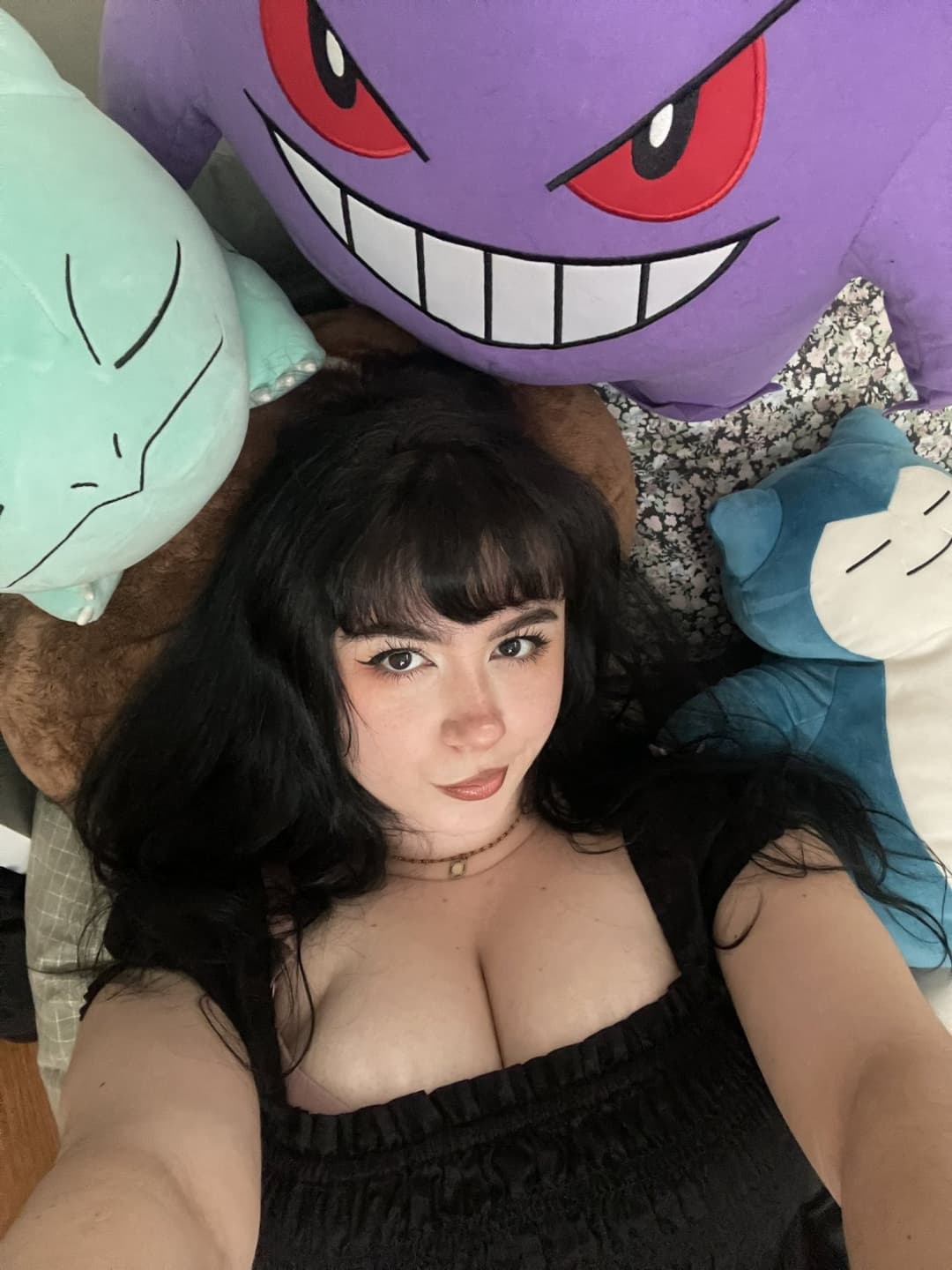 chubby goth babe