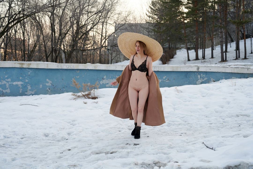 Bottomless Girls in Public 5