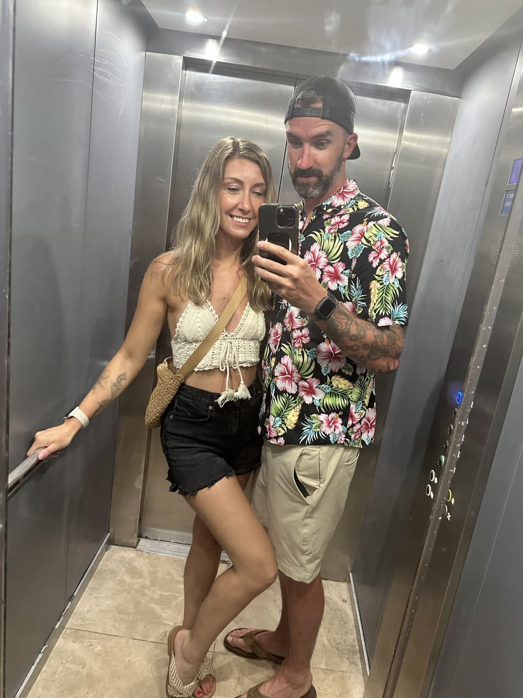 Loose pussy wife Helen and hubby vacation in Mexico