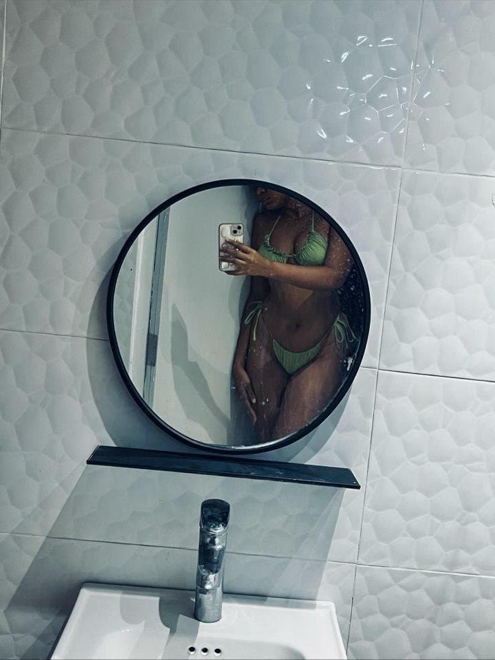 Click to view full size Pretty Islander ?