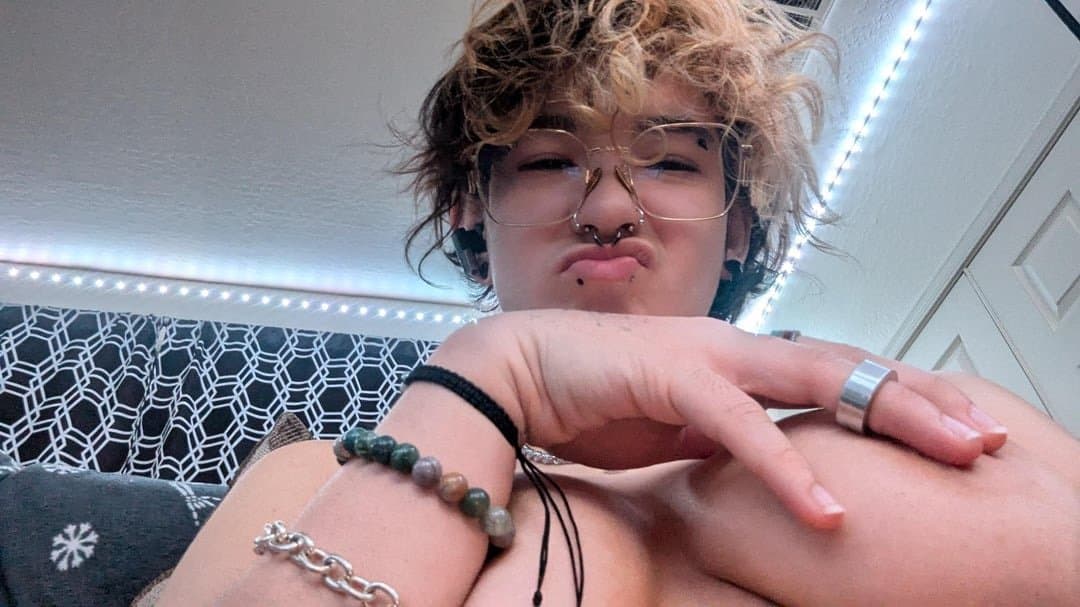 Tomboy short Hair Dyke stud Ren