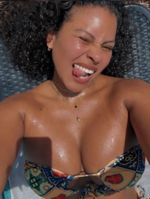 Fit big tits gym girl ( non nude)