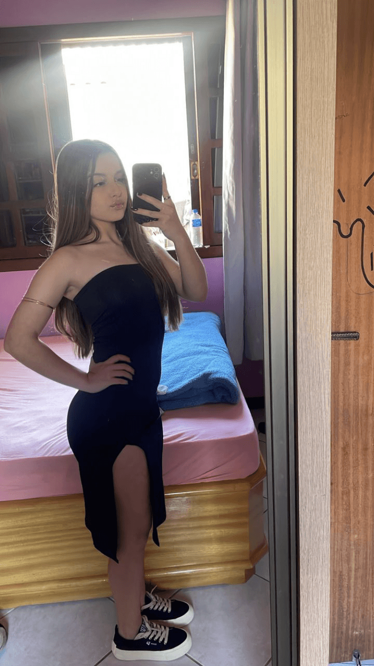 Click to view full size Vazou a irmã da emily santos fodendo gostoso evylin putinha vídeos completos no grupo dela fodendo