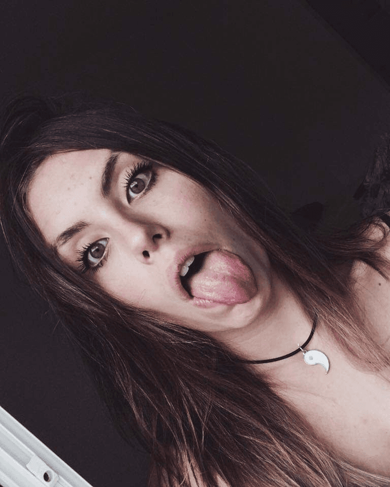 safada deu pro professor pra passar de ano