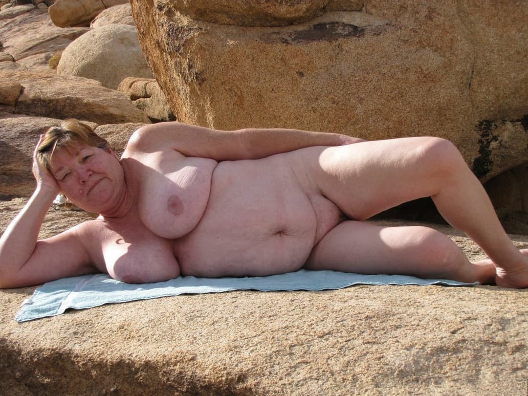 Granny With Big Saggy Beautiful Boobs and Hair Cunt