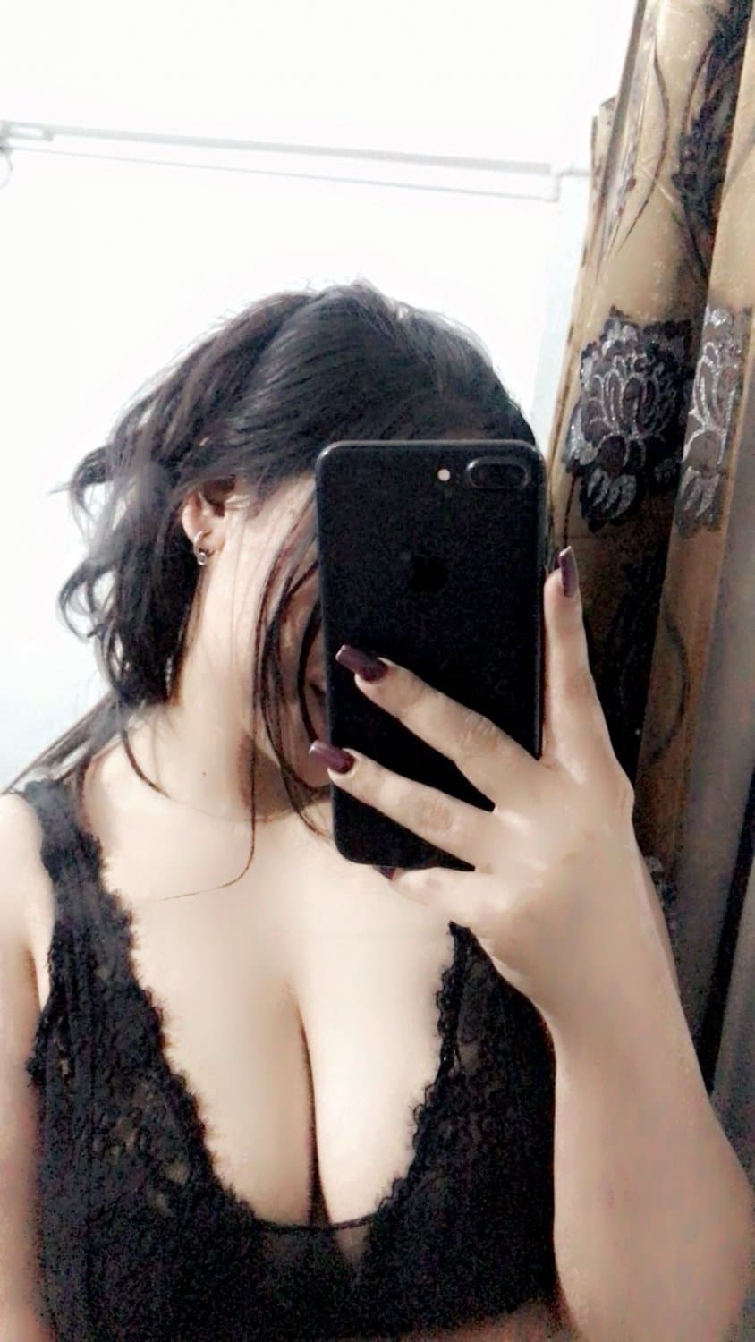 Desi paki Sidra Lakhani Real Estate Advisor in Dubai