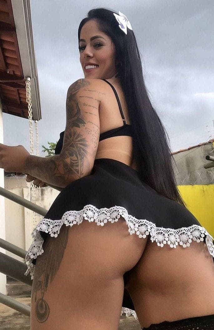 Shayenne Se masturbando e chupando bct