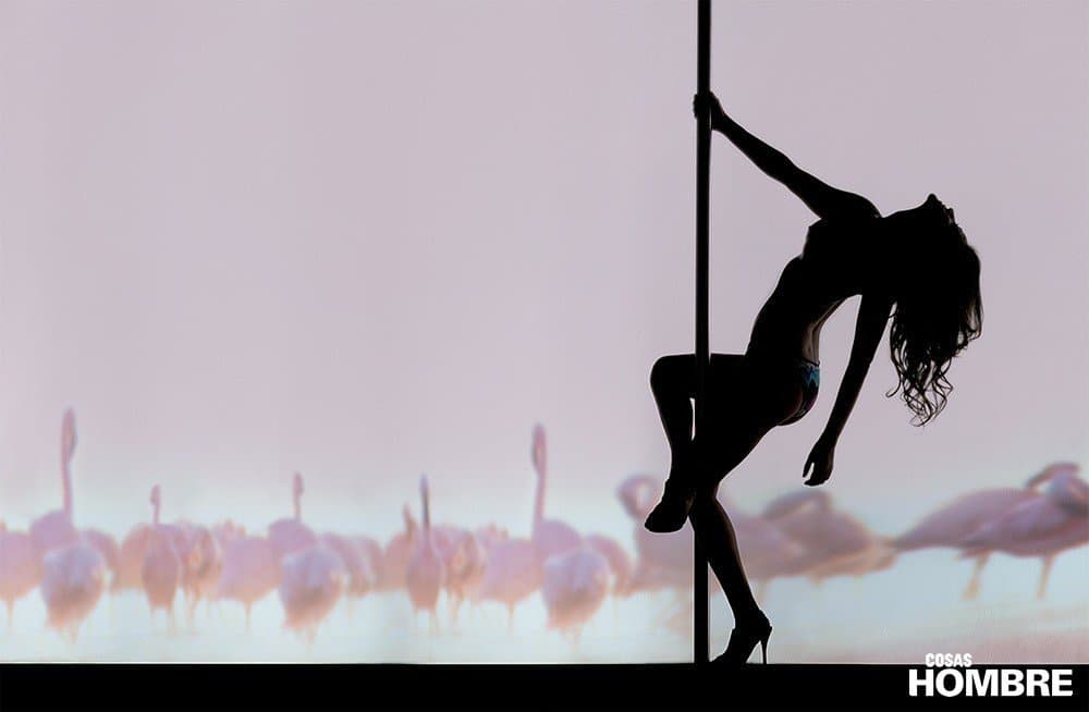 Totally naked MILF Pierina shows off her Latina body