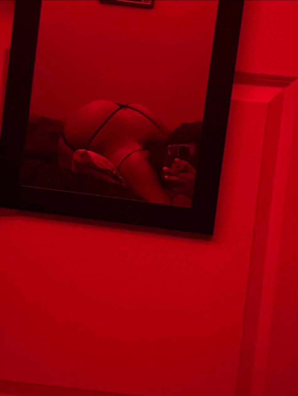 friends thick ass latina girlfriend shows off big ass and tits