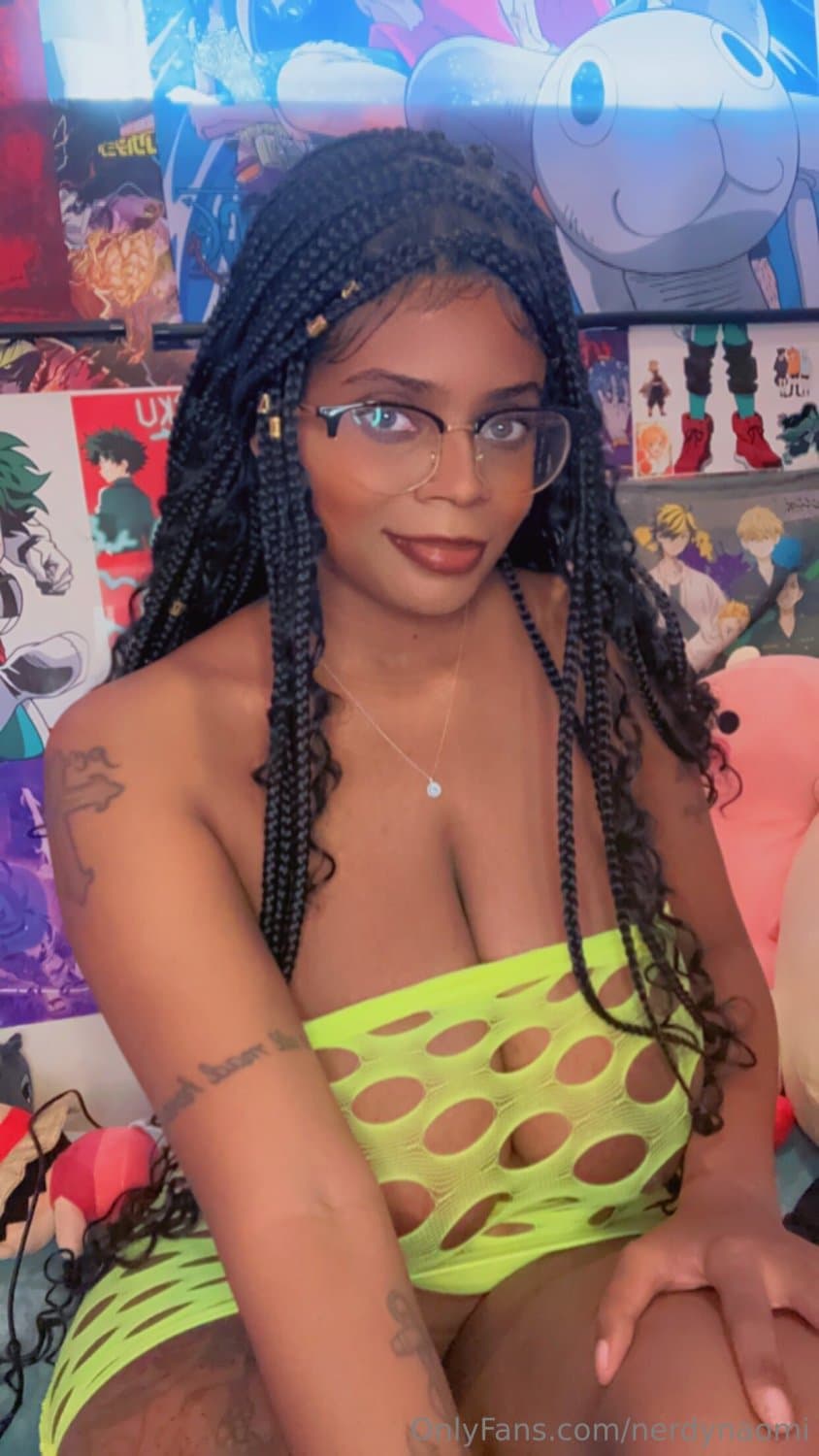 Naymimii aka Naomi aka Nay