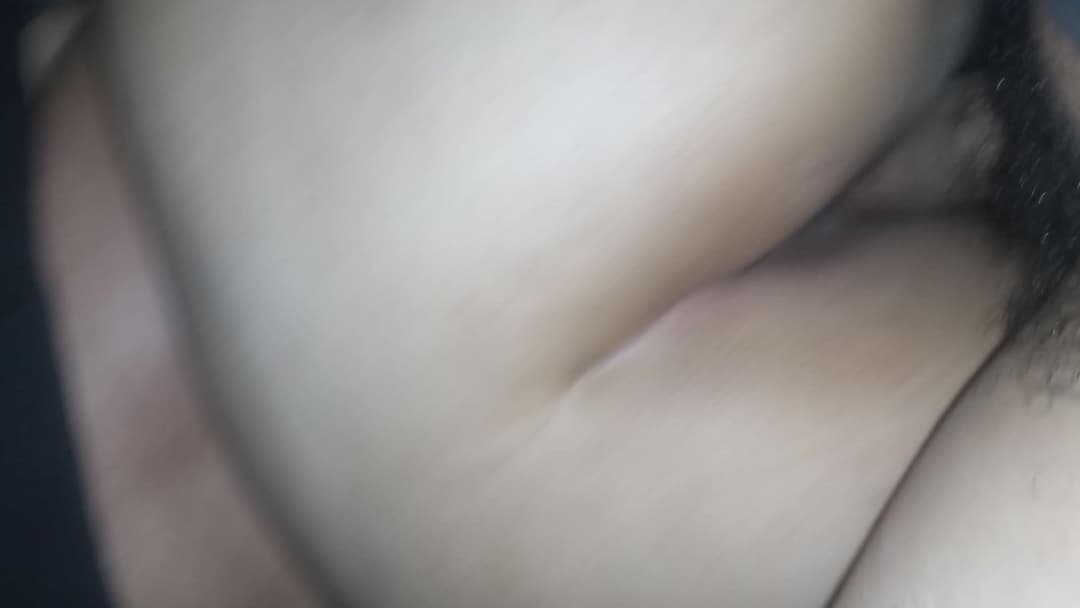 Gorda puta argenta de culo roto,cogida de concha mientras el novio no esta