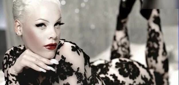 Pink Banging Body & Hot Ass & Petite Suckable Tits Has Me Dripping For The Goddess ?