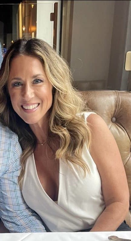 Christian school hottie gets wet & naked on stage for spring break